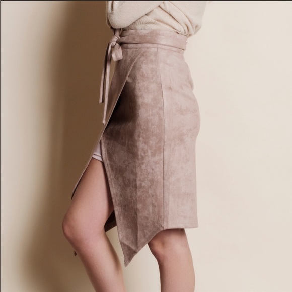 Last One‼️Nude Suede Fold Over Skirt Brand New - Picture 3 of 6